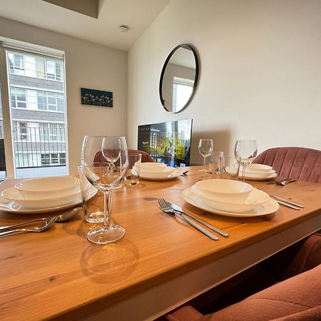 London Luxury Flat With Balcony, River View, O2 Arena, Excel, Canary Wharf, Station Daire Dış mekan fotoğraf