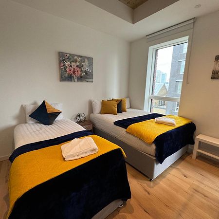 London Luxury Flat With Balcony, River View, O2 Arena, Excel, Canary Wharf, Station Daire Dış mekan fotoğraf