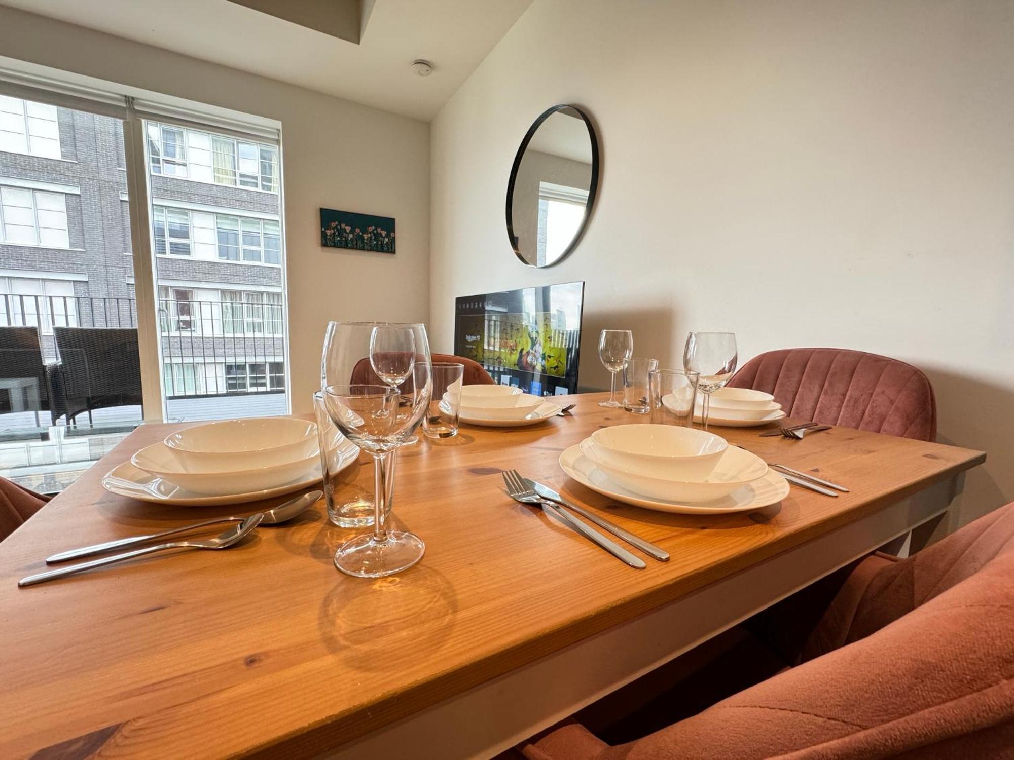 London Luxury Flat With Balcony, River View, O2 Arena, Excel, Canary Wharf, Station Daire Dış mekan fotoğraf