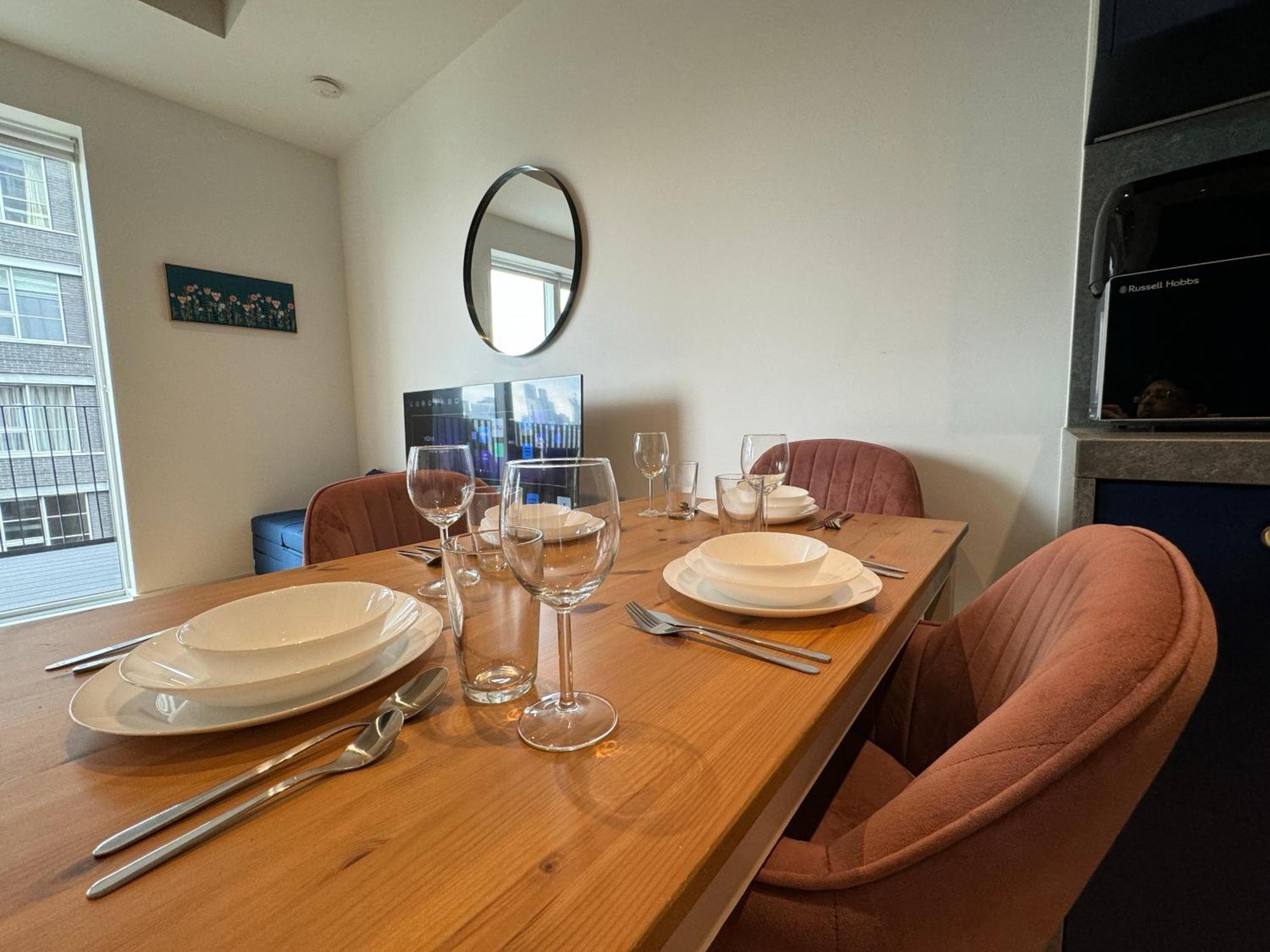 London Luxury Flat With Balcony, River View, O2 Arena, Excel, Canary Wharf, Station Daire Dış mekan fotoğraf