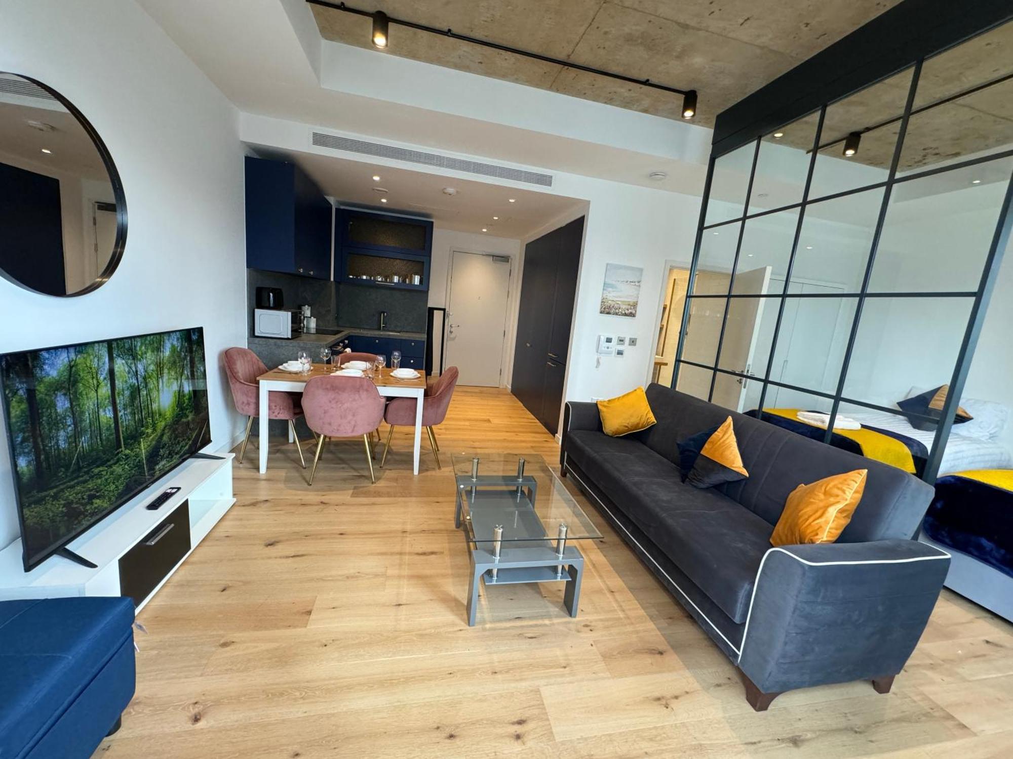 London Luxury Flat With Balcony, River View, O2 Arena, Excel, Canary Wharf, Station Daire Dış mekan fotoğraf