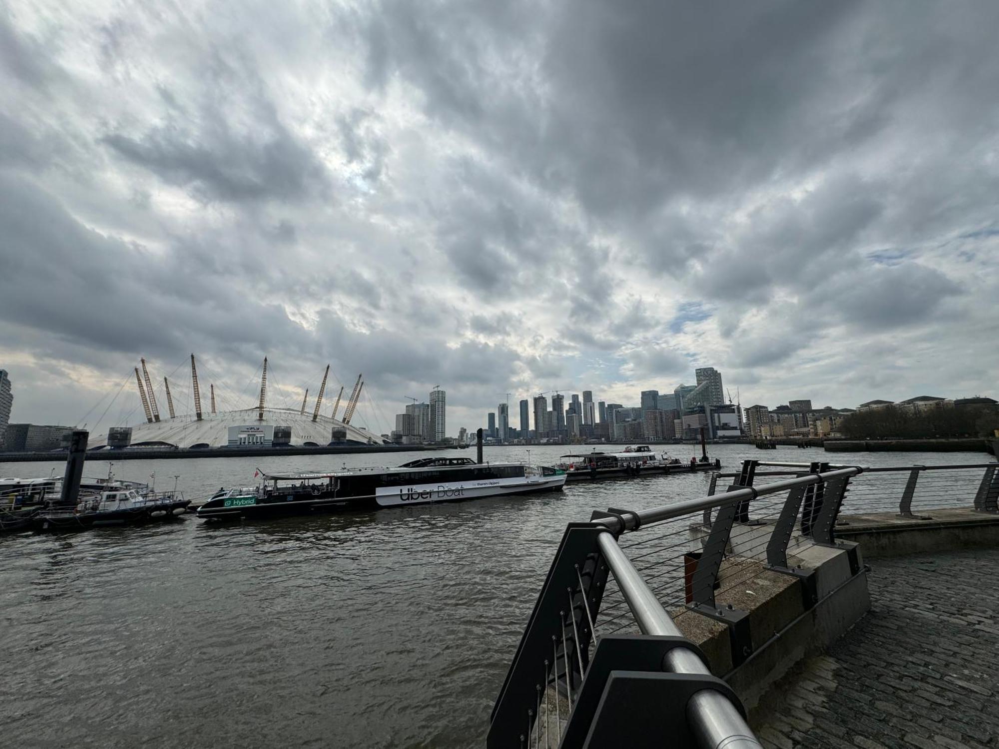 London Luxury Flat With Balcony, River View, O2 Arena, Excel, Canary Wharf, Station Daire Dış mekan fotoğraf