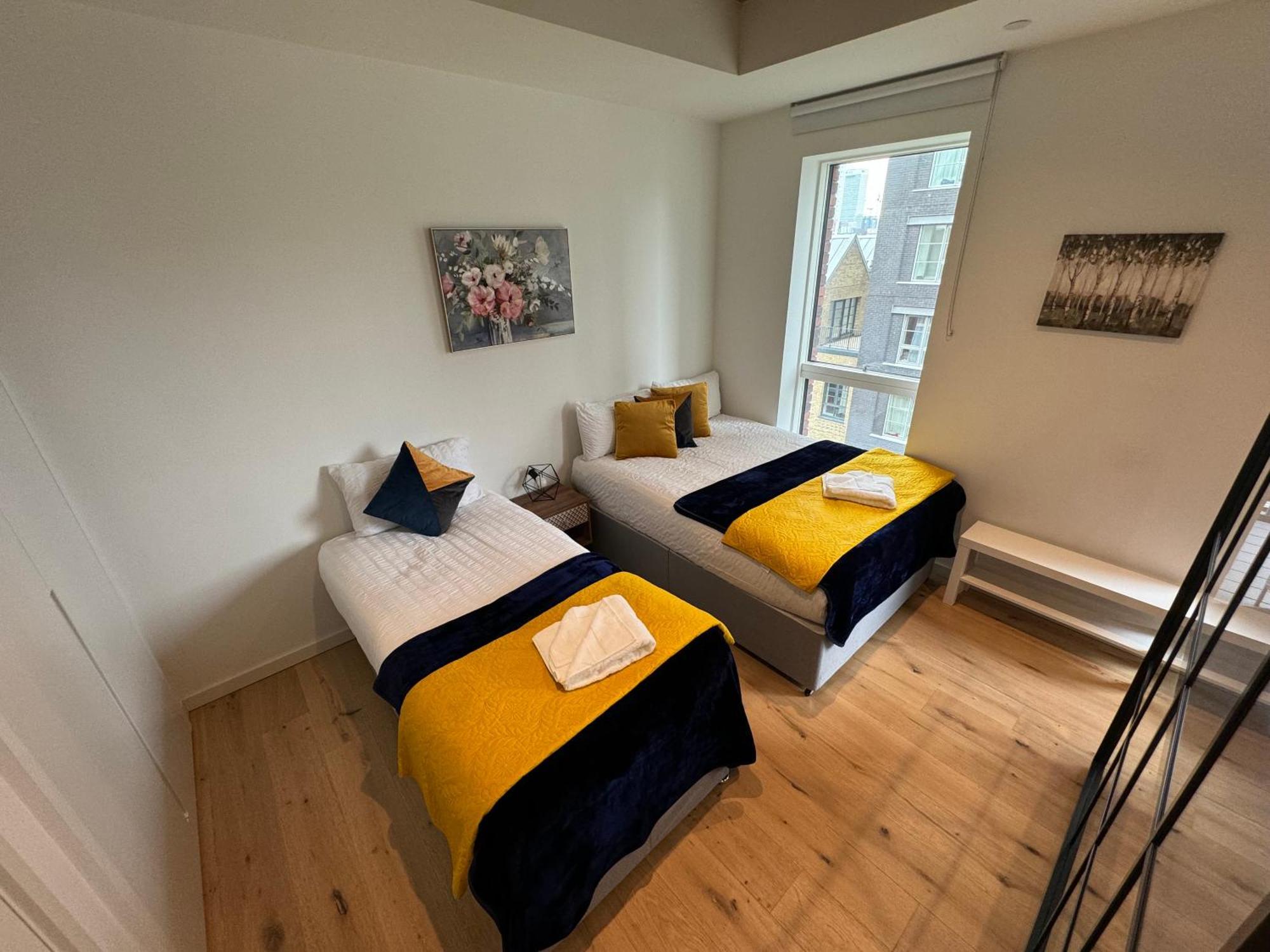 London Luxury Flat With Balcony, River View, O2 Arena, Excel, Canary Wharf, Station Daire Dış mekan fotoğraf